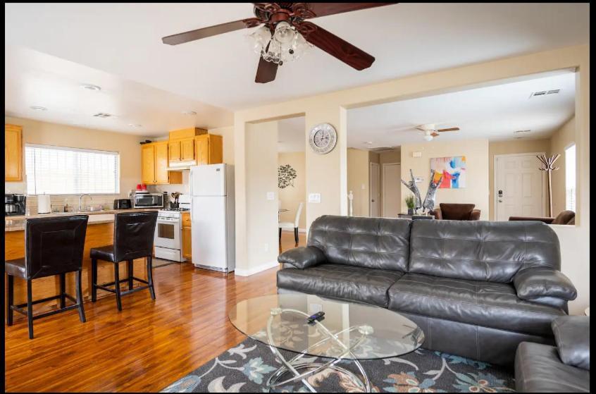 4 Bedroom North Las Vegas With Pool エクステリア 写真