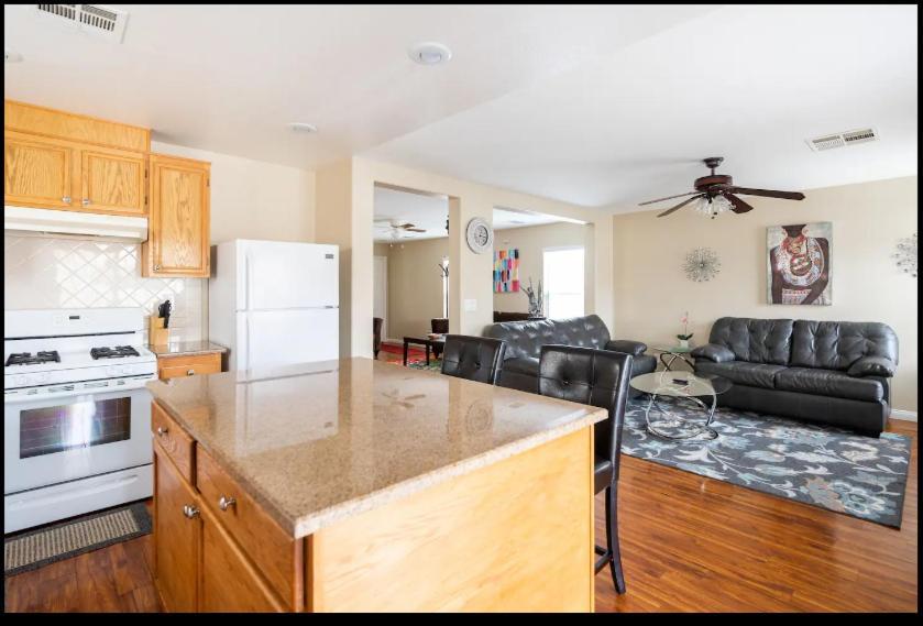 4 Bedroom North Las Vegas With Pool エクステリア 写真